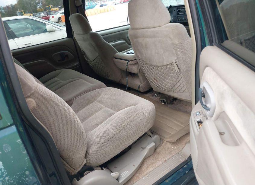 Photo 8 of 1997 Chevrolet Suburban 1500 (VIN 3GNEC16R6VG109145)