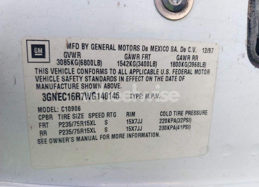 Photo 9 of 1998 Chevrolet Suburban 1500 (VIN 3GNEC16R7WG140146)