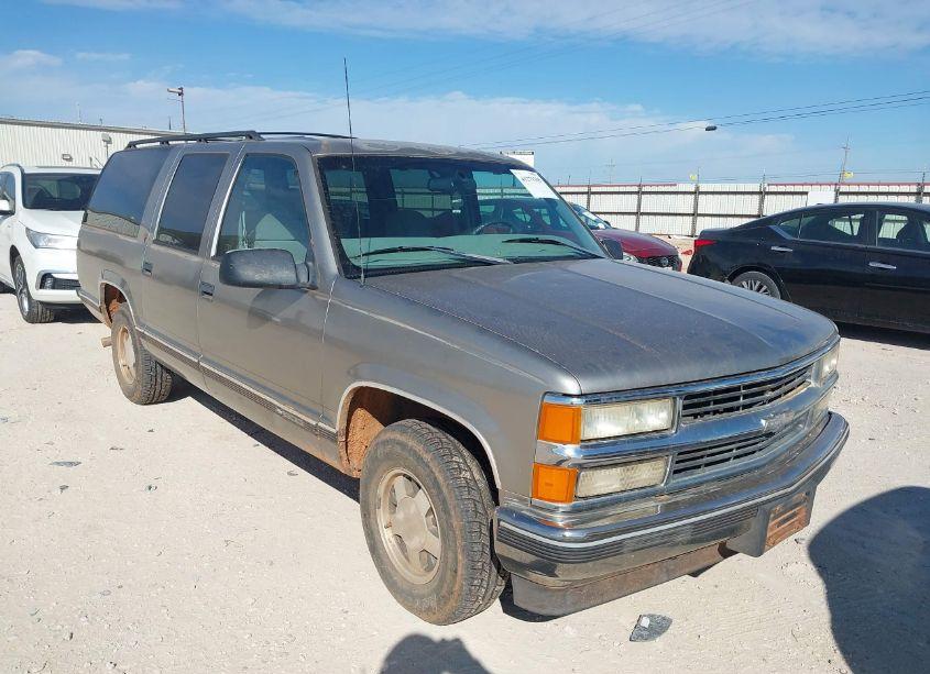 1999 Chevrolet Suburban 1500 LT (VIN 3GNEC16R8XG156146) main photo