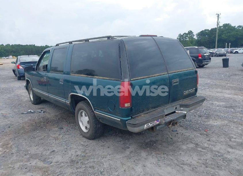 Photo 3 of 1996 Chevrolet Suburban C1500 (VIN 3GNEC16R9TG137633)