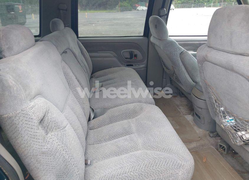 Photo 8 of 1996 Chevrolet Suburban C1500 (VIN 3GNEC16R9TG137633)