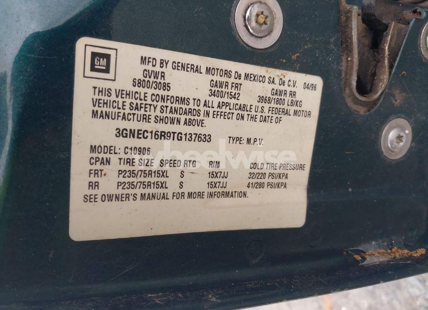 Photo 9 of 1996 Chevrolet Suburban C1500 (VIN 3GNEC16R9TG137633)