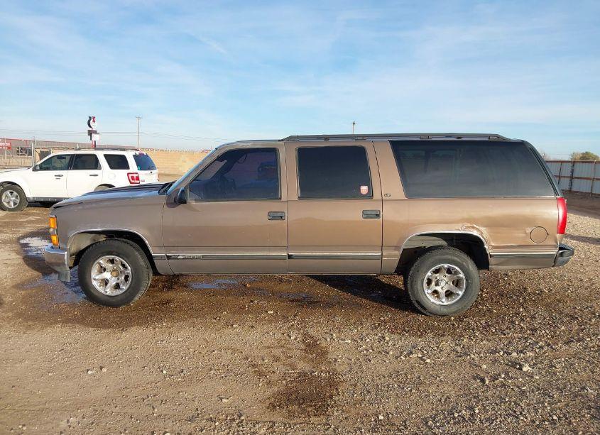 Photo 14 of 1997 Chevrolet Suburban 1500 (VIN 3GNEC16R9VG144567)