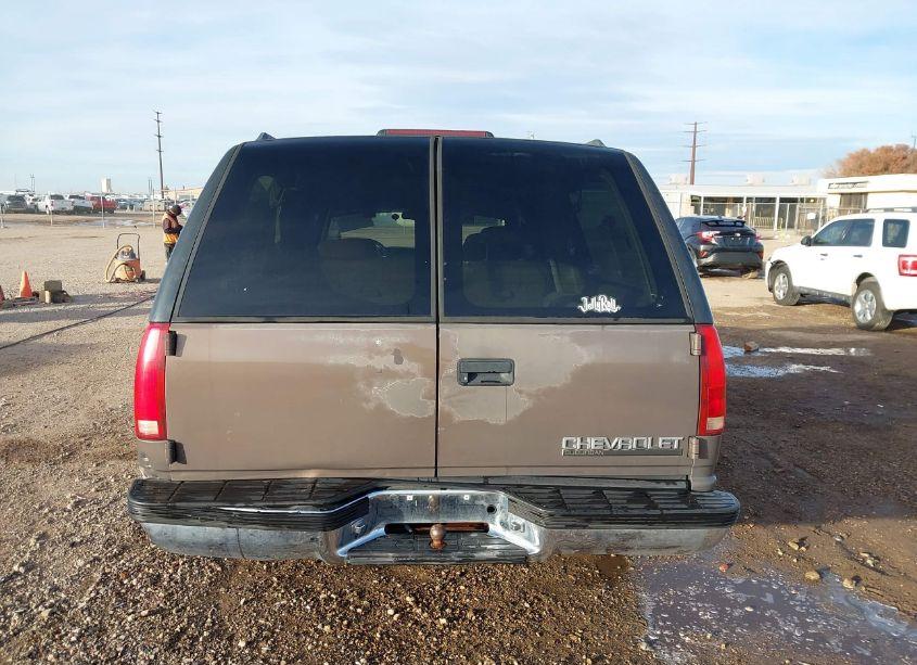 Photo 16 of 1997 Chevrolet Suburban 1500 (VIN 3GNEC16R9VG144567)