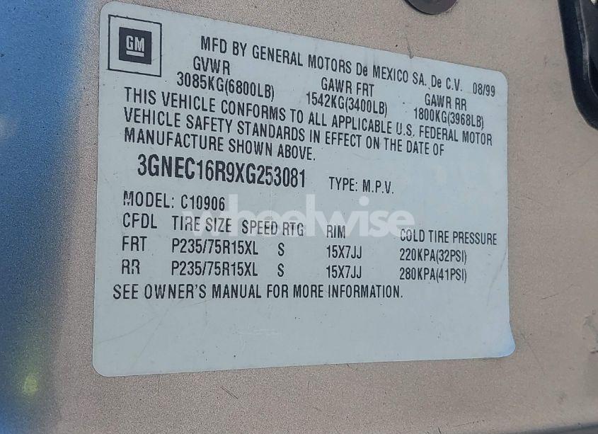 Photo 9 of 1999 Chevrolet Suburban 1500 LT (VIN 3GNEC16R9XG253081)