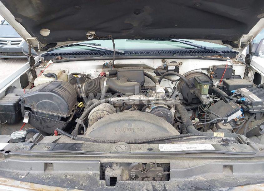 Photo 10 of 1999 Chevrolet Suburban 1500 LT (VIN 3GNEC16RXXG169156)