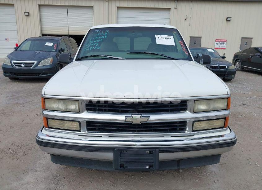 Photo 6 of 1999 Chevrolet Suburban 1500 LT (VIN 3GNEC16RXXG169156)