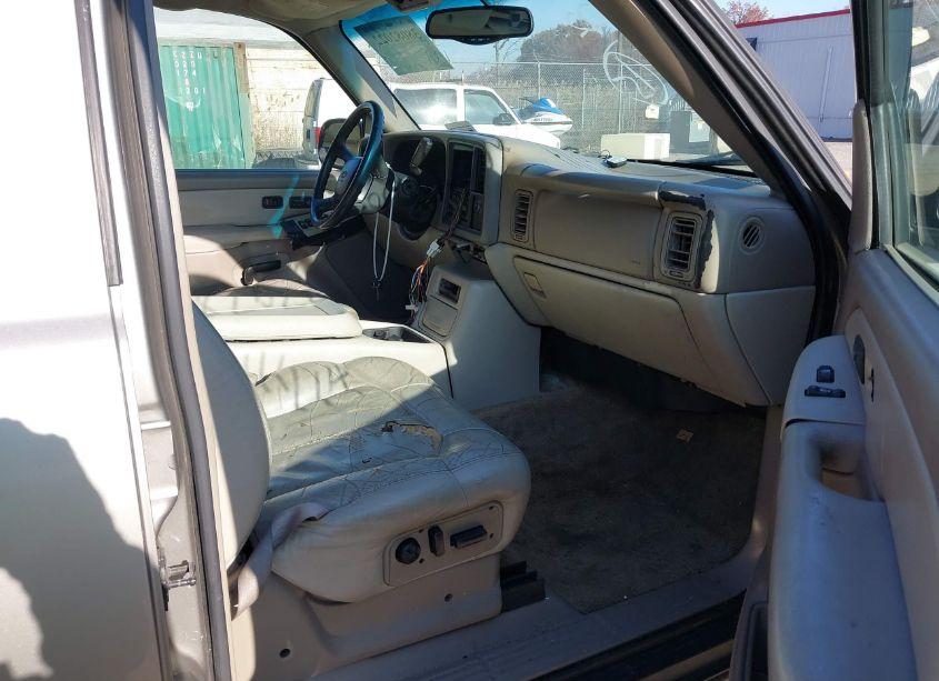Photo 5 of 2001 Chevrolet Suburban LT (VIN 3GNEC16T01G178614)