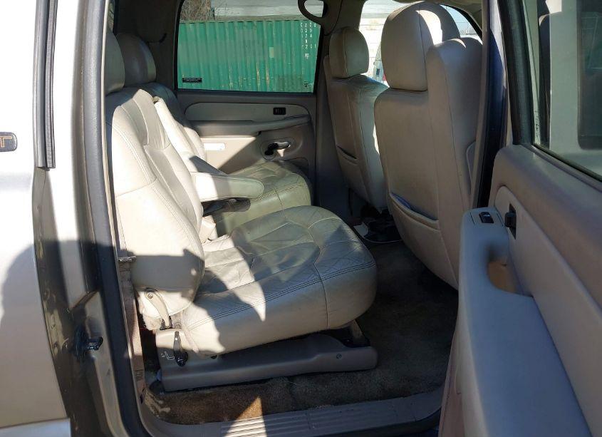 Photo 8 of 2001 Chevrolet Suburban LT (VIN 3GNEC16T01G178614)