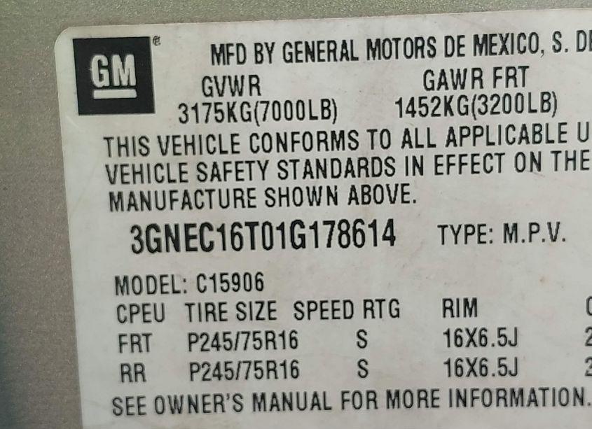 Photo 9 of 2001 Chevrolet Suburban LT (VIN 3GNEC16T01G178614)