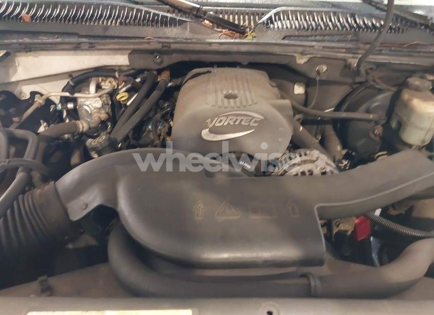 Photo 10 of 2001 Chevrolet Suburban 1500 LT (VIN 3GNEC16T01G262190)