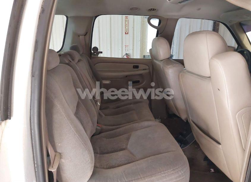 Photo 8 of 2001 Chevrolet Suburban 1500 LT (VIN 3GNEC16T01G262190)