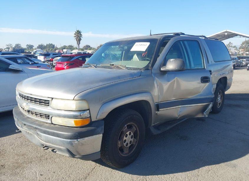 Photo 2 of 2002 Chevrolet Suburban 1500 LS (VIN 3GNEC16T02G255404)