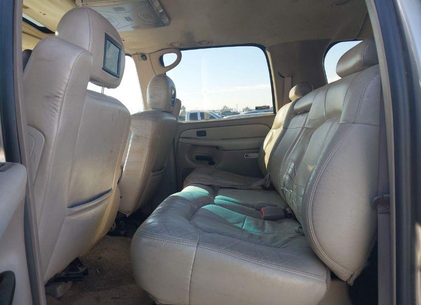 Photo 8 of 2002 Chevrolet Suburban 1500 LS (VIN 3GNEC16T02G255404)