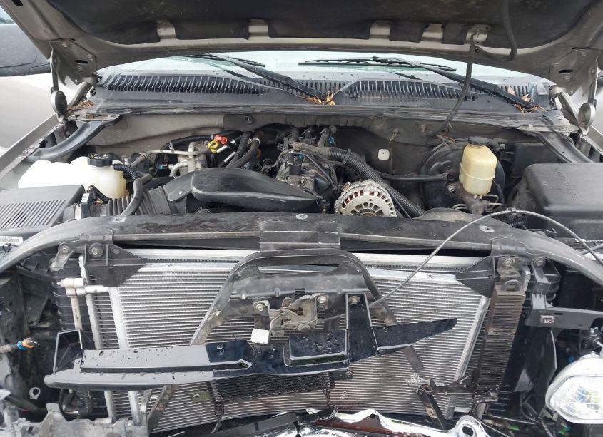 Photo 10 of 2000 Chevrolet Suburban 1500 LS (VIN 3GNEC16T0YG227434)