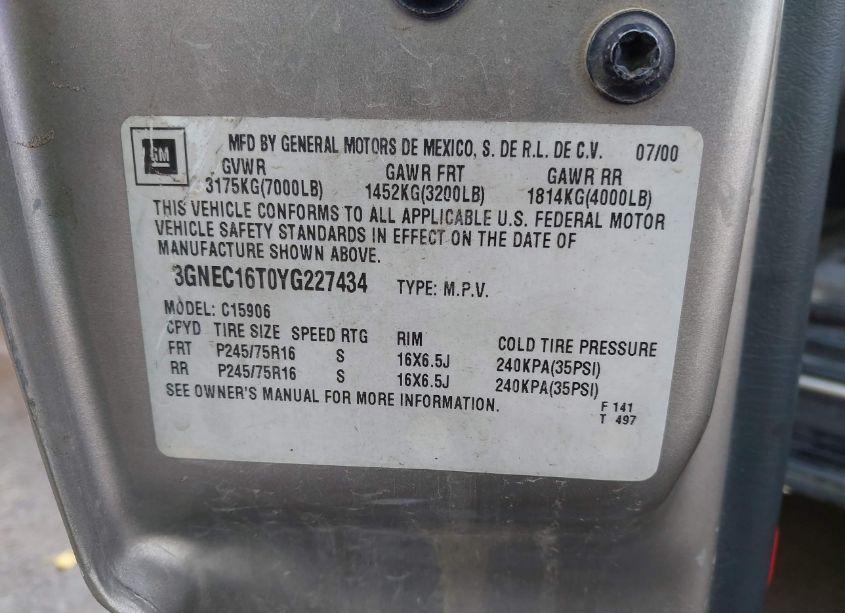 Photo 9 of 2000 Chevrolet Suburban 1500 LS (VIN 3GNEC16T0YG227434)