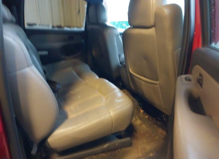 Photo 8 of 2002 Chevrolet Suburban 1500 LT (VIN 3GNEC16T12G100313)