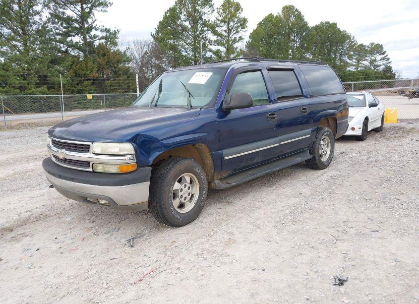 Photo 2 of 2002 Chevrolet Suburban 1500 LS (VIN 3GNEC16T12G289951)