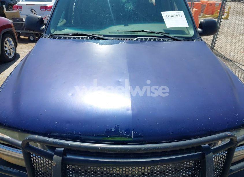 Photo 10 of 2000 Chevrolet Suburban 1500 LS (VIN 3GNEC16T1YG131974)