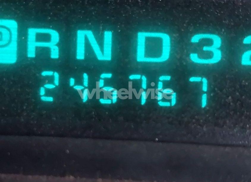 Photo 16 of 2000 Chevrolet Suburban 1500 LS (VIN 3GNEC16T1YG131974)