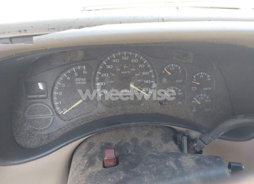 Photo 7 of 2001 Chevrolet Suburban 1500 LT (VIN 3GNEC16T21G214738)