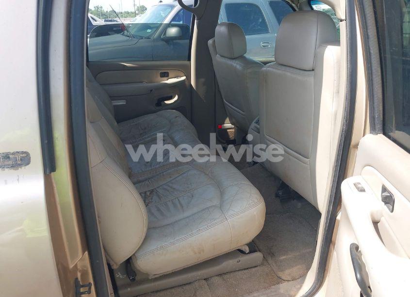 Photo 8 of 2001 Chevrolet Suburban 1500 LT (VIN 3GNEC16T21G214738)