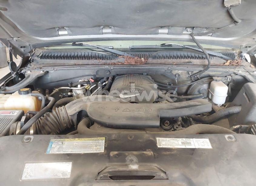 Photo 10 of 2001 Chevrolet Suburban 1500 LT (VIN 3GNEC16T21G222550)