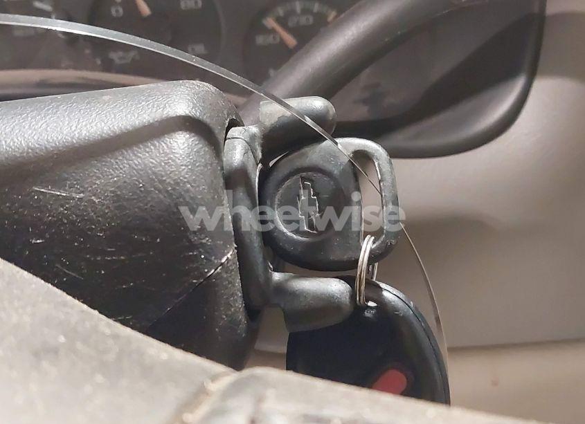 Photo 11 of 2001 Chevrolet Suburban 1500 LT (VIN 3GNEC16T21G222550)