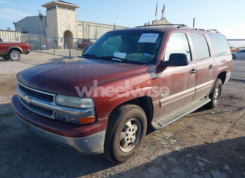 Photo 2 of 2000 Chevrolet Suburban 1500 LS (VIN 3GNEC16T2YG160030)