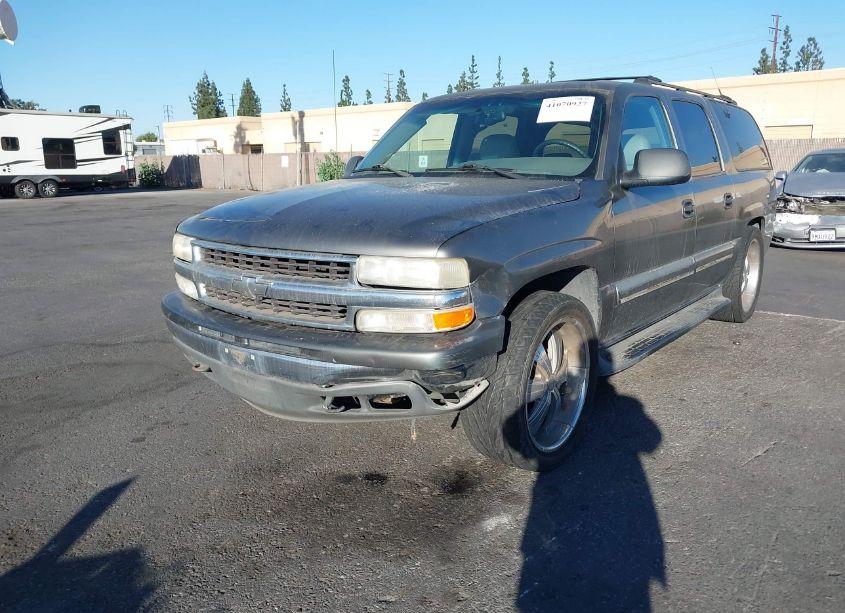 Photo 2 of 2001 Chevrolet Suburban 1500 LT (VIN 3GNEC16T31G136406)