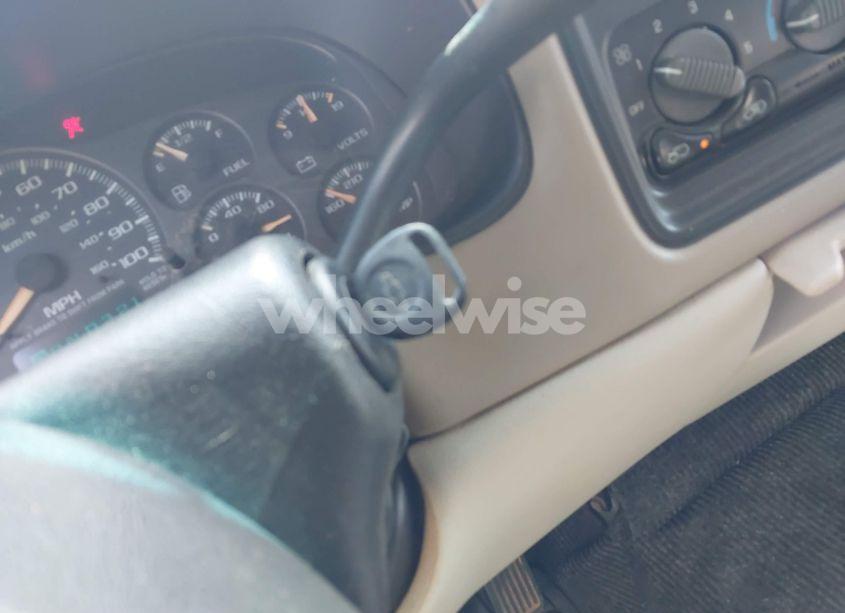 Photo 11 of 2001 Chevrolet Suburban 1500 LS (VIN 3GNEC16T31G259834)