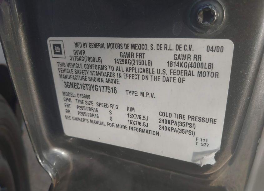 Photo 9 of 2000 Chevrolet Suburban 1500 LS (VIN 3GNEC16T3YG177516)