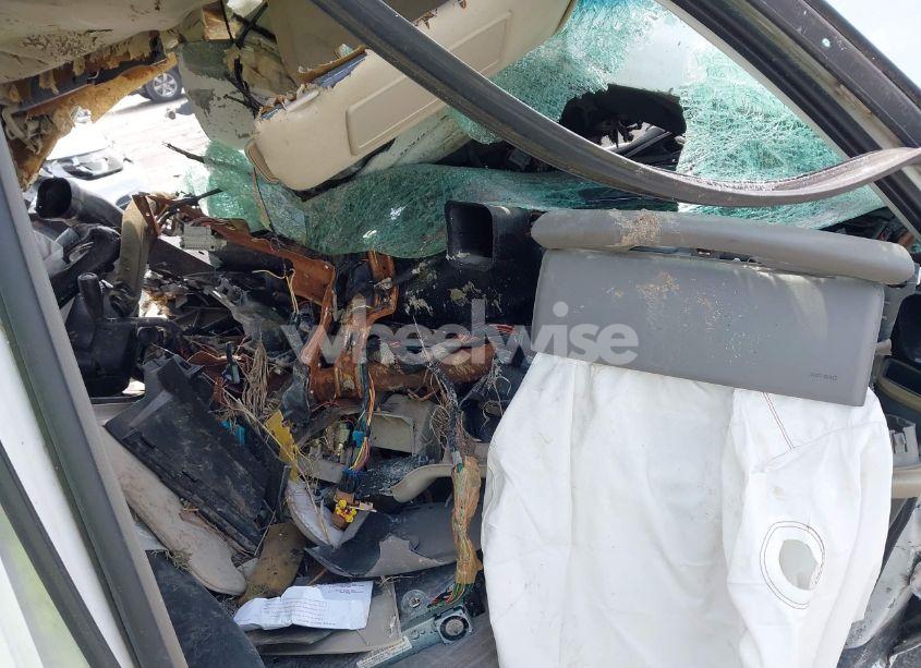 Photo 5 of 2001 Chevrolet Suburban 1500 LS (VIN 3GNEC16T41G247854)