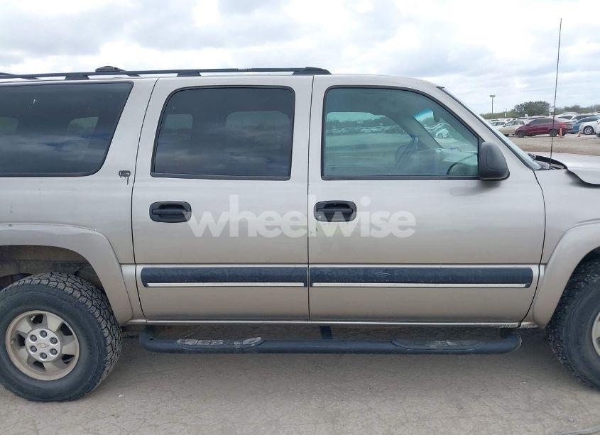 Photo 13 of 2001 Chevrolet Suburban 1500 LS (VIN 3GNEC16T41G272060)