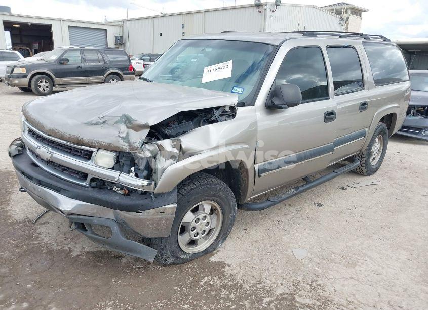 Photo 2 of 2001 Chevrolet Suburban 1500 LS (VIN 3GNEC16T41G272060)