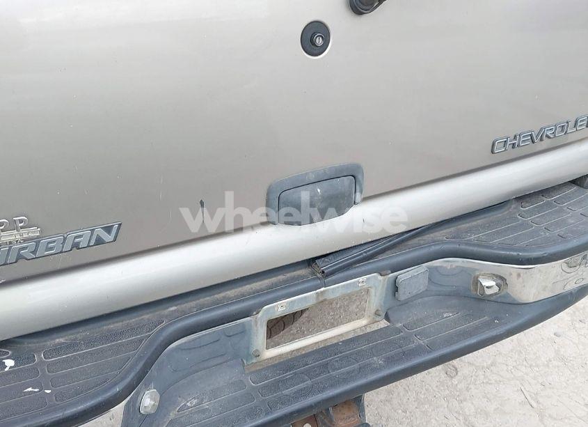 Photo 6 of 2001 Chevrolet Suburban 1500 LS (VIN 3GNEC16T41G272060)