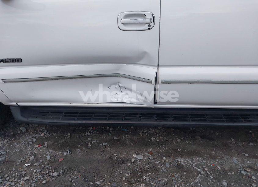 Photo 6 of 2000 Chevrolet Suburban 1500 LS (VIN 3GNEC16T4YG222169)