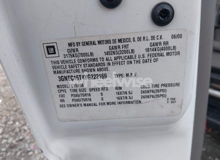 Photo 9 of 2000 Chevrolet Suburban 1500 LS (VIN 3GNEC16T4YG222169)