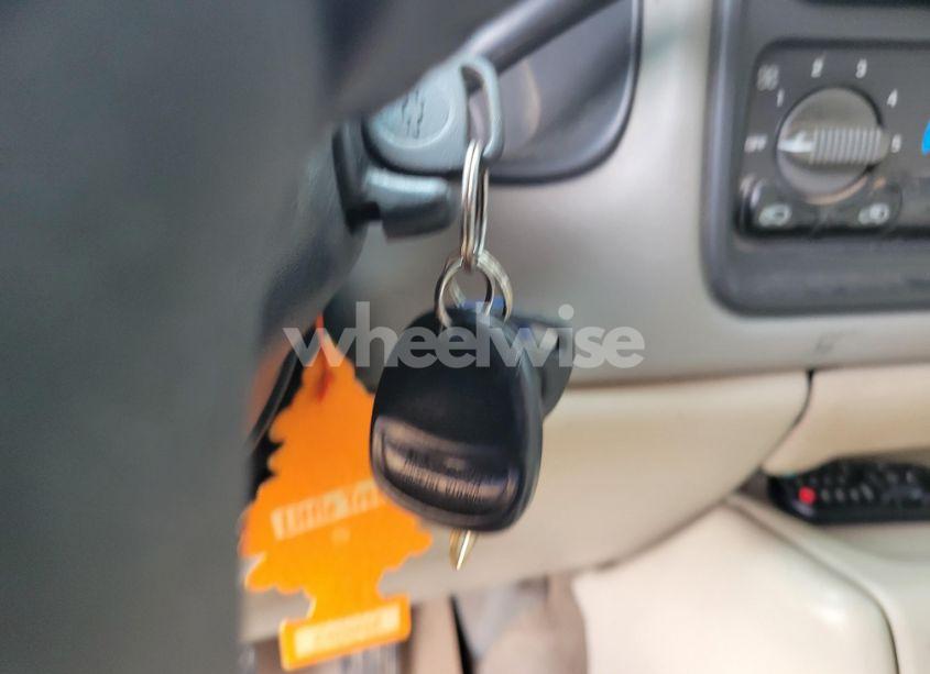 Photo 11 of 2001 Chevrolet Suburban 1500 LS (VIN 3GNEC16T51G199135)