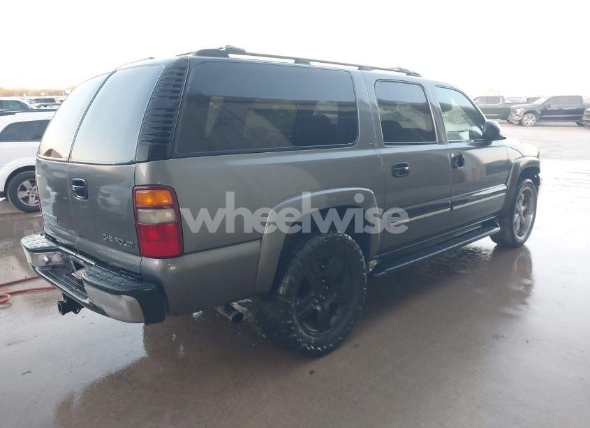 Photo 4 of 2001 Chevrolet Suburban 1500 LS (VIN 3GNEC16T51G226348)