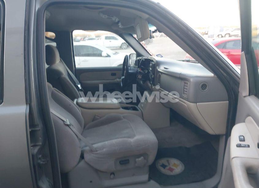 Photo 5 of 2001 Chevrolet Suburban 1500 LS (VIN 3GNEC16T51G226348)