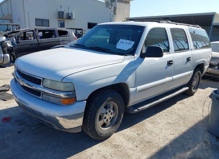 Photo 2 of 2001 Chevrolet Suburban 1500 LS (VIN 3GNEC16T61G279303)