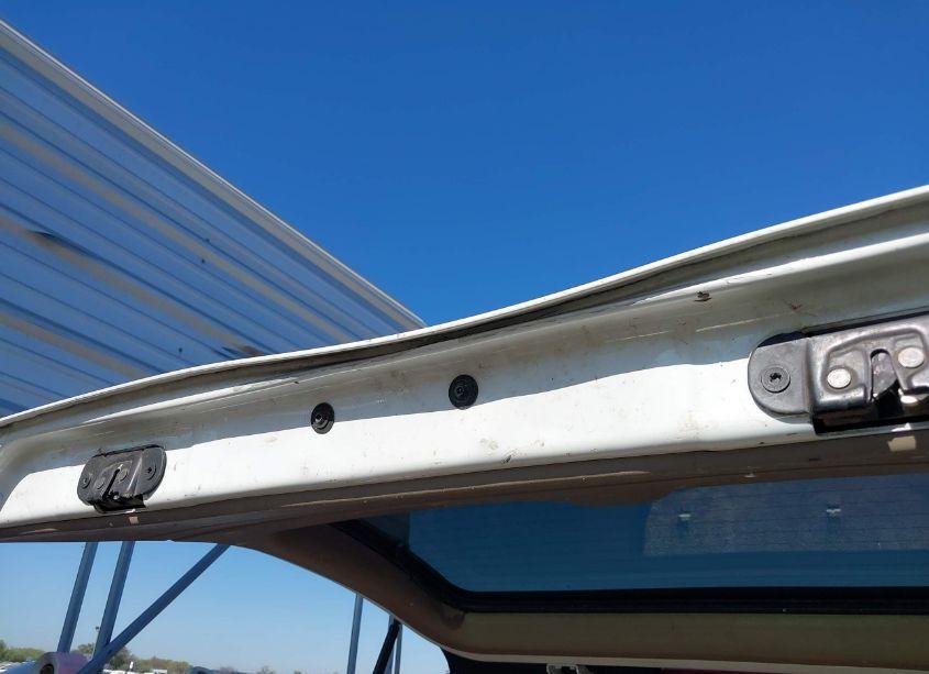 Photo 6 of 2001 Chevrolet Suburban 1500 LS (VIN 3GNEC16T61G279303)