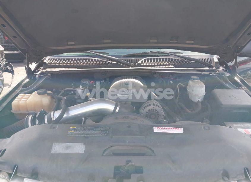 Photo 10 of 2004 Chevrolet Suburban 1500 LT (VIN 3GNEC16T74G283784)