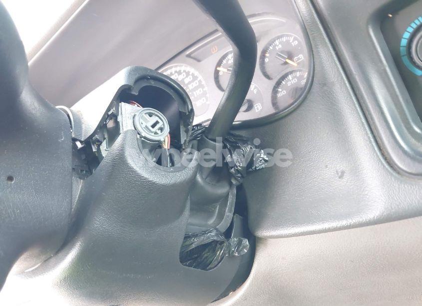 Photo 6 of 2004 Chevrolet Suburban 1500 LT (VIN 3GNEC16T74G283784)