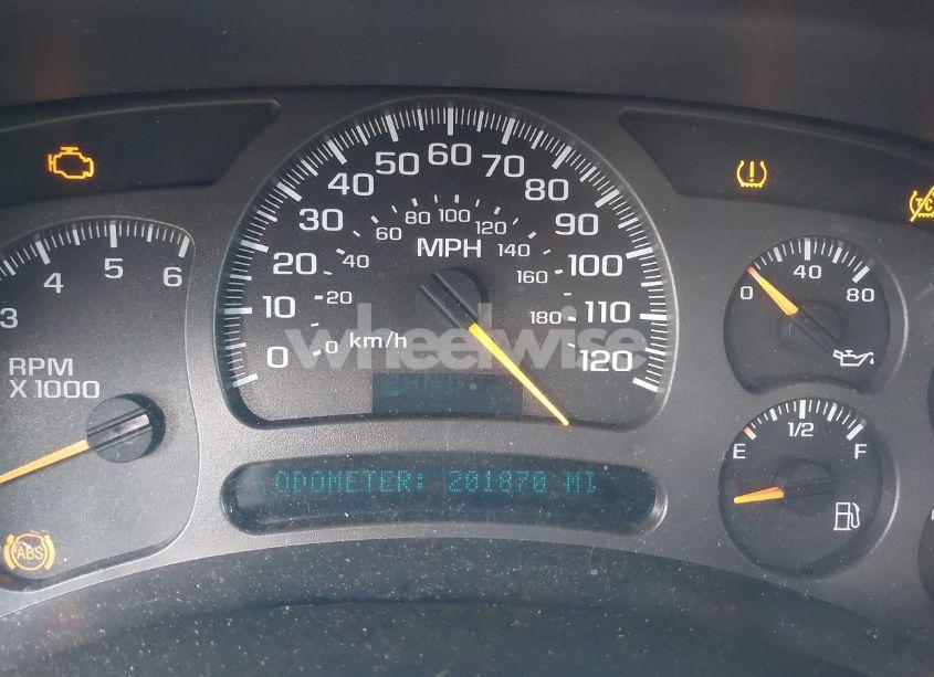 Photo 7 of 2004 Chevrolet Suburban 1500 LT (VIN 3GNEC16T74G283784)