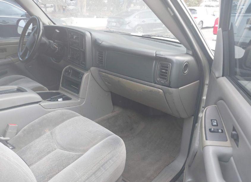 Photo 5 of 2004 Chevrolet Suburban 1500 LS (VIN 3GNEC16T74G312507)