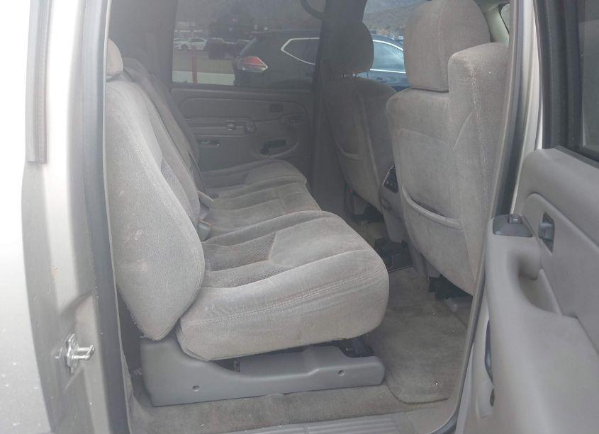 Photo 8 of 2004 Chevrolet Suburban 1500 LS (VIN 3GNEC16T74G312507)