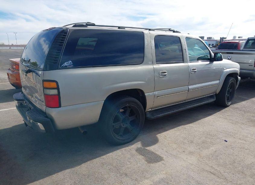 Photo 4 of 2004 Chevrolet Suburban 1500 LT (VIN 3GNEC16T84G184360)