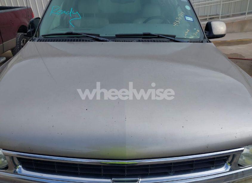 Photo 10 of 2001 Chevrolet Suburban 1500 LT (VIN 3GNEC16T91G250278)